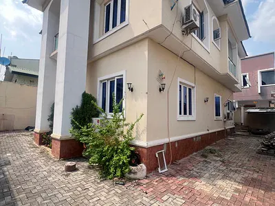 4 Bedrooms Fully Detached Duplex