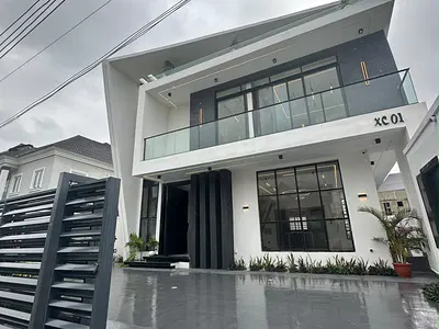 Luxurious 5 Bedroom Fully Detached with BQ and Pool