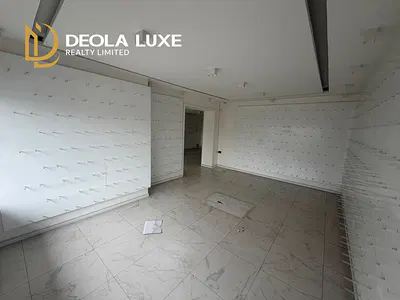 A Very Large 200 SQM Upstairs Space in Busy Commercial Area