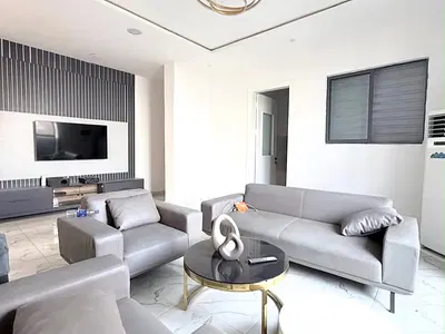 Luxuriously Unfurnished 3 Bedroom Maisonette