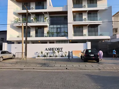 Luxury 2 Bedroom Apartment with Swimming Pool + Gym