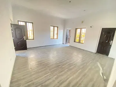 Sharp 2 Bedroom Flat