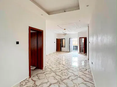 Beautiful Super Spacious 2 Bedroom Apartment in a Good Neighborhood.