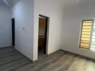 Spacious and Modern Room Selfcon with Private Kitchen (Video)