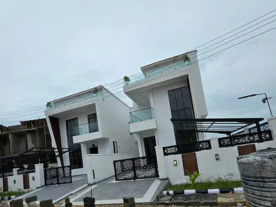 5beds, BQ and Swimming Pool, Fully Detached. Price 300M
