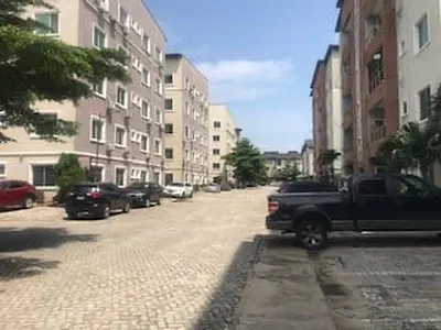 Fully Serviced 3 Bedroom Apartment + Pool