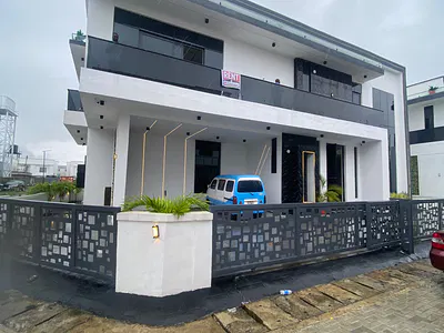 Newly Built 5 Bed Smart Home Duplex