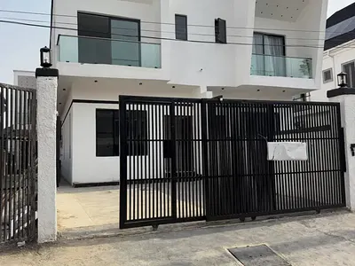 Luxury 4 Bedroom Semi Detached Duplex