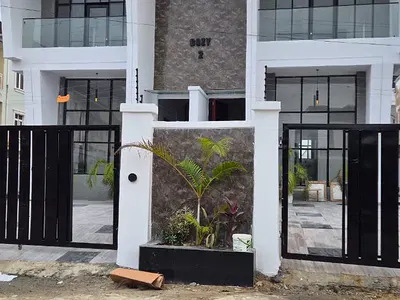 Luxury 5 Bedroom Semi-Detached with Swimming Pool