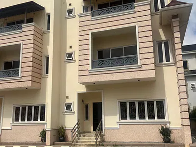 4 Bedroom