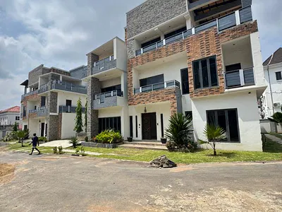 Luxury 5 Bedrooms Detached Duplex with 1 Bedroom BQ