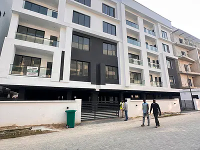 2bedroom Apartment with Elevator Pool &gym