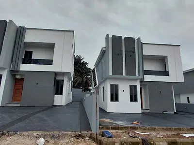 10 Unit of 4-Beds Dup in a Mini Estate