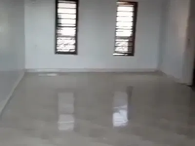 Newly Renovated 2 Bedroom Flat, Ground Floor.