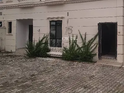 Multi Unit Commercial Property