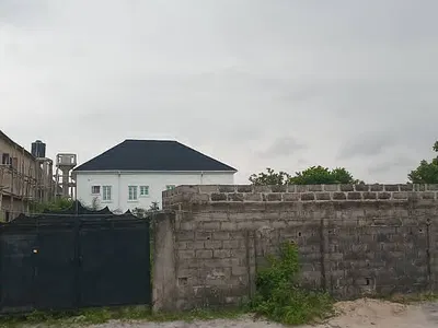567 SQM2 Land