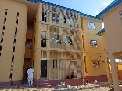 Well Renovated 3 Bedroom Flat