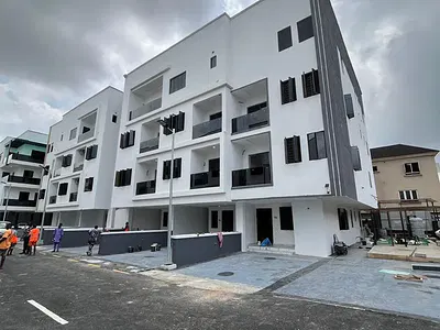 Luxury 4 Bedroom Terrace Duplex with a BQ, Pool, and Gym