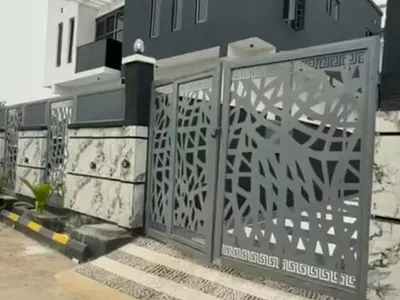 Luxury Newly Built 4 Bedroom Detached Duplex