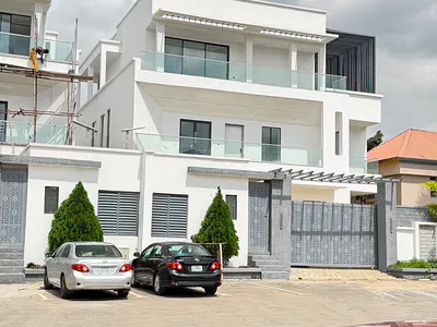 6 Bedroom Detached Duplex with BQ