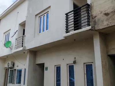 3 Bedrooms Terraced Duplex