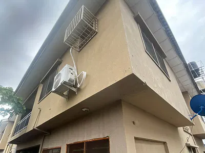 Luxury Accessible Selfcon Not Far From Bustop