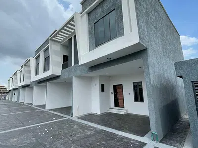 4 Bedroom Duplex