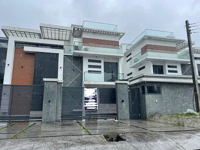5 Bedroom Apartment