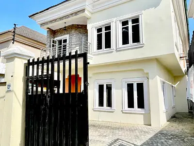 Luxury 5 Bedroom Duplex with BQ
