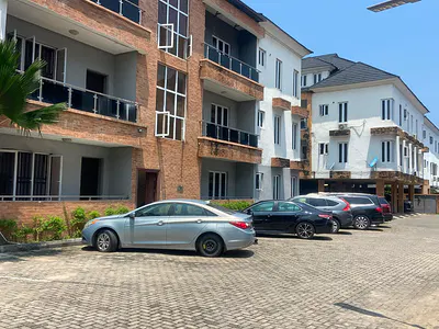 Luxury Ground Floor 3-Bedroom Flat