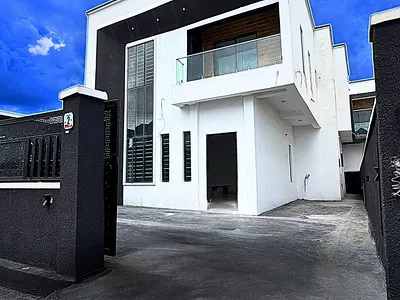 5 Bedroom Detached Duplex