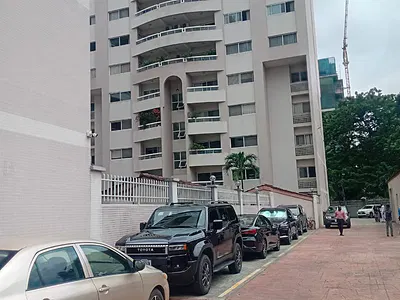 Luxury 3 Bedroom Apartment with a Room BQ