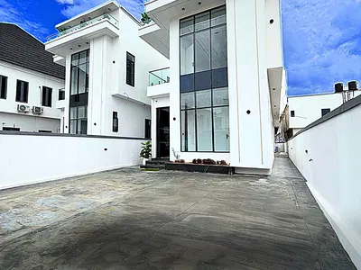 5 Bedroom Detached Duplex