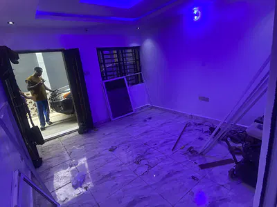 Newly Built 3 Bedroom Flat with Pop