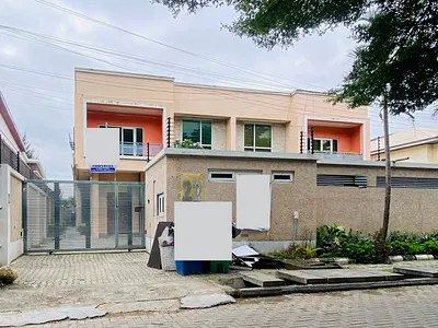 Well Fitted 4 Bedroom Duplex with 1 BQ