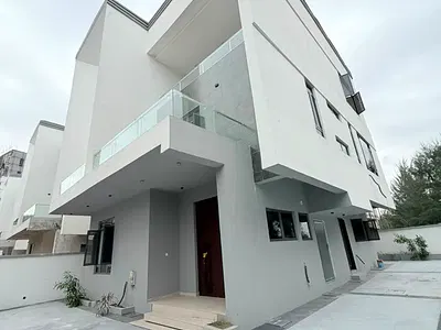 5-Bedroom Fully Detached Duplex with 2 Rooms BQ