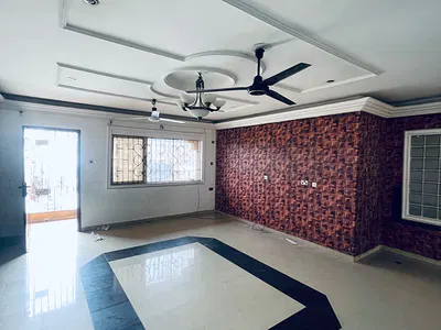 To Be Renovated Standard 3 Bedroom Apartment Upstairs