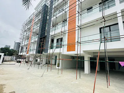 Newly Built 4 Bedrooms Maisonette with Cinema Room and Pool