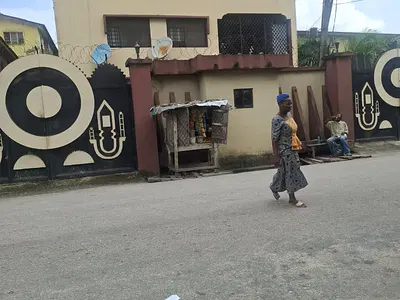 3nos of 3bedrm and 3nos of 2bedrm at No Off Akobi