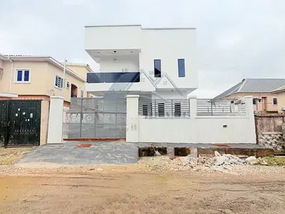 Lovely Built 4 Bedroom Detached Duplex with BQ