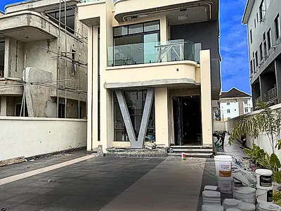 5 Bedroom Detached Duplex
