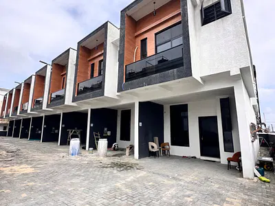 Beautiful 3bedroom Duplex