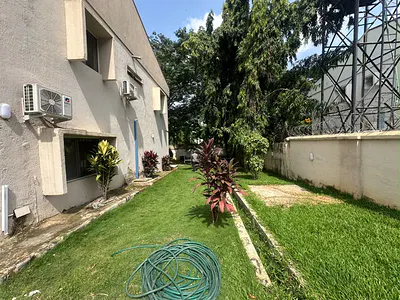 Secluded /Lavish/Spacious Fully Detached 5 Bedroom Duplex