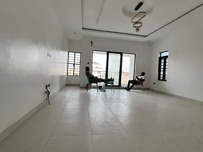4 Bedroom Semi-Detached Home in a Classist Environment