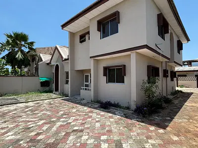 4 Bedrooms Semi Detached Duplex with BQ