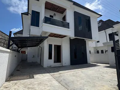 Beautiful 5 Bedroom Detached Duplex with a BQ