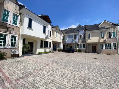 Office Space 4 Bedroom Terrace Duplex + 2 Site Room