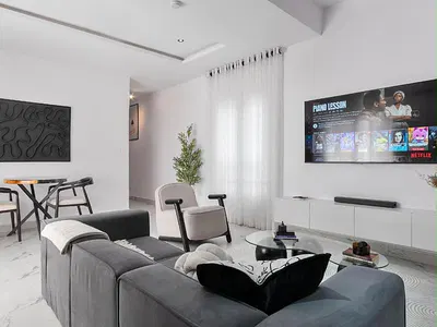 Luxury 2 Bedroom Apartment with Modern Interiors