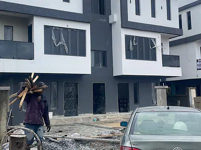 Luxury 4 Bedroom Duplex with BQ and Pool