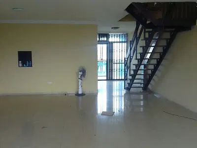 Well Maintained 3 Bedroom High Rise Flat